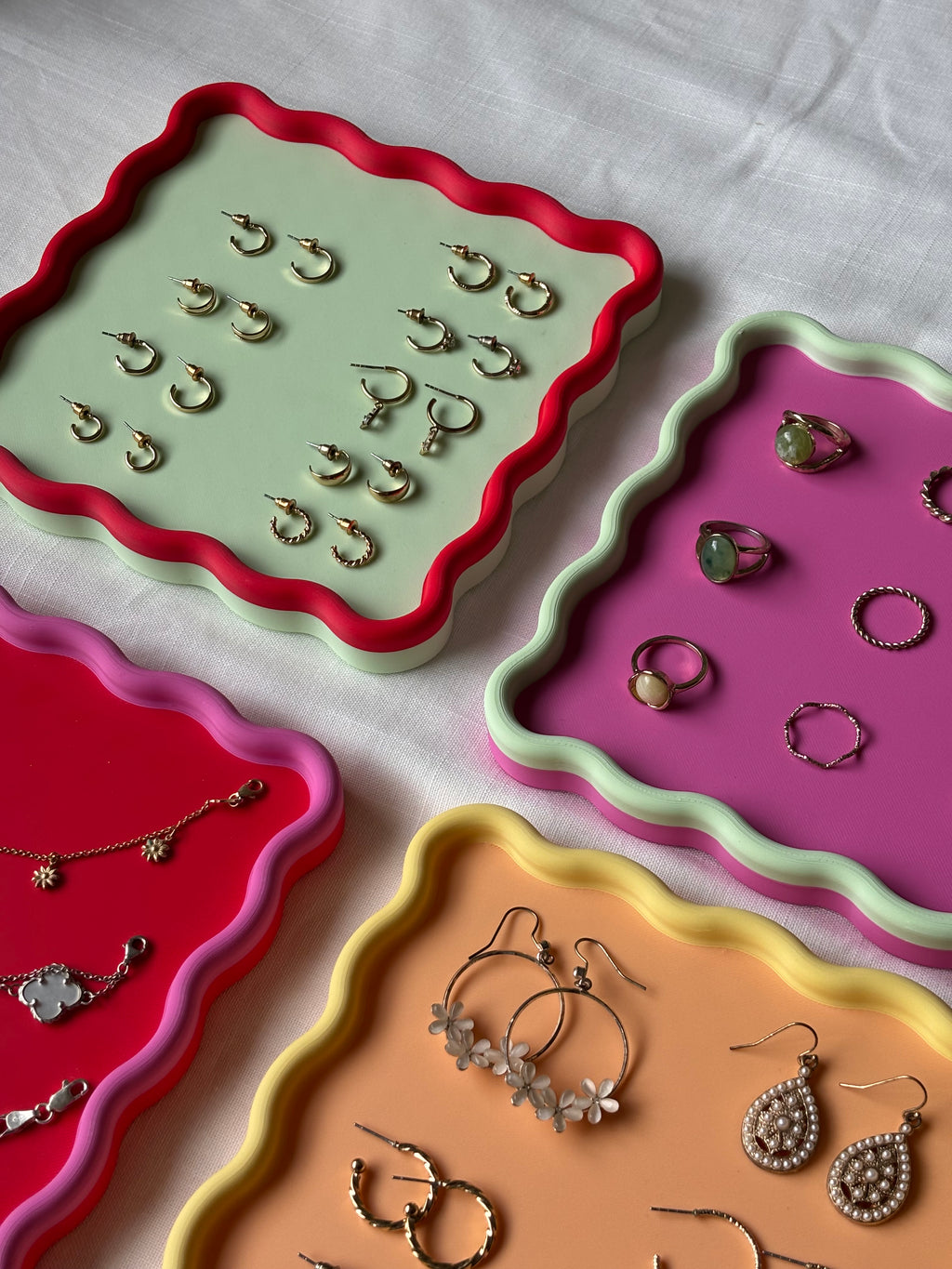 Scalloped Square Display Tray