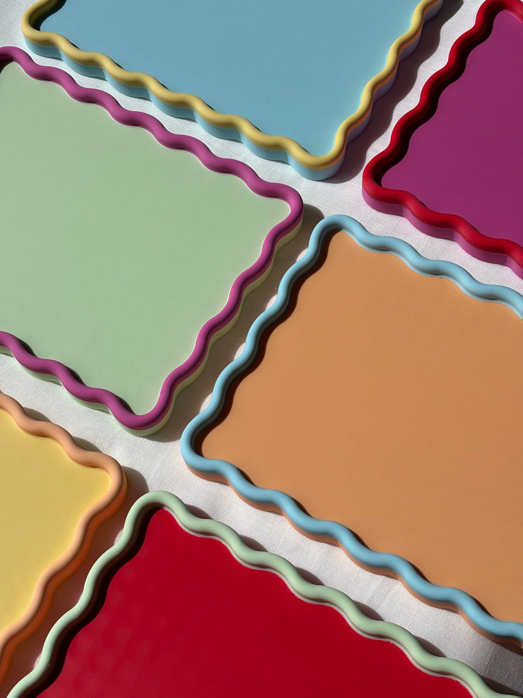 Scalloped Rectangle Display Tray