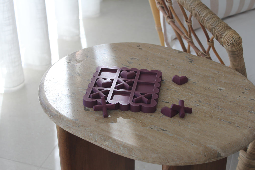 Scalloped Burgundy Noughts and Crosses