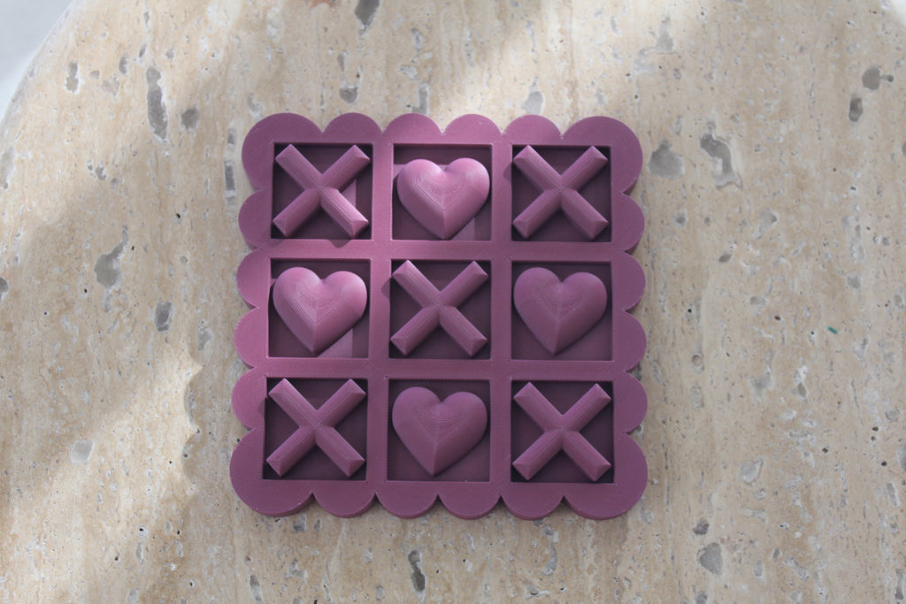 Scalloped Burgundy Noughts and Crosses