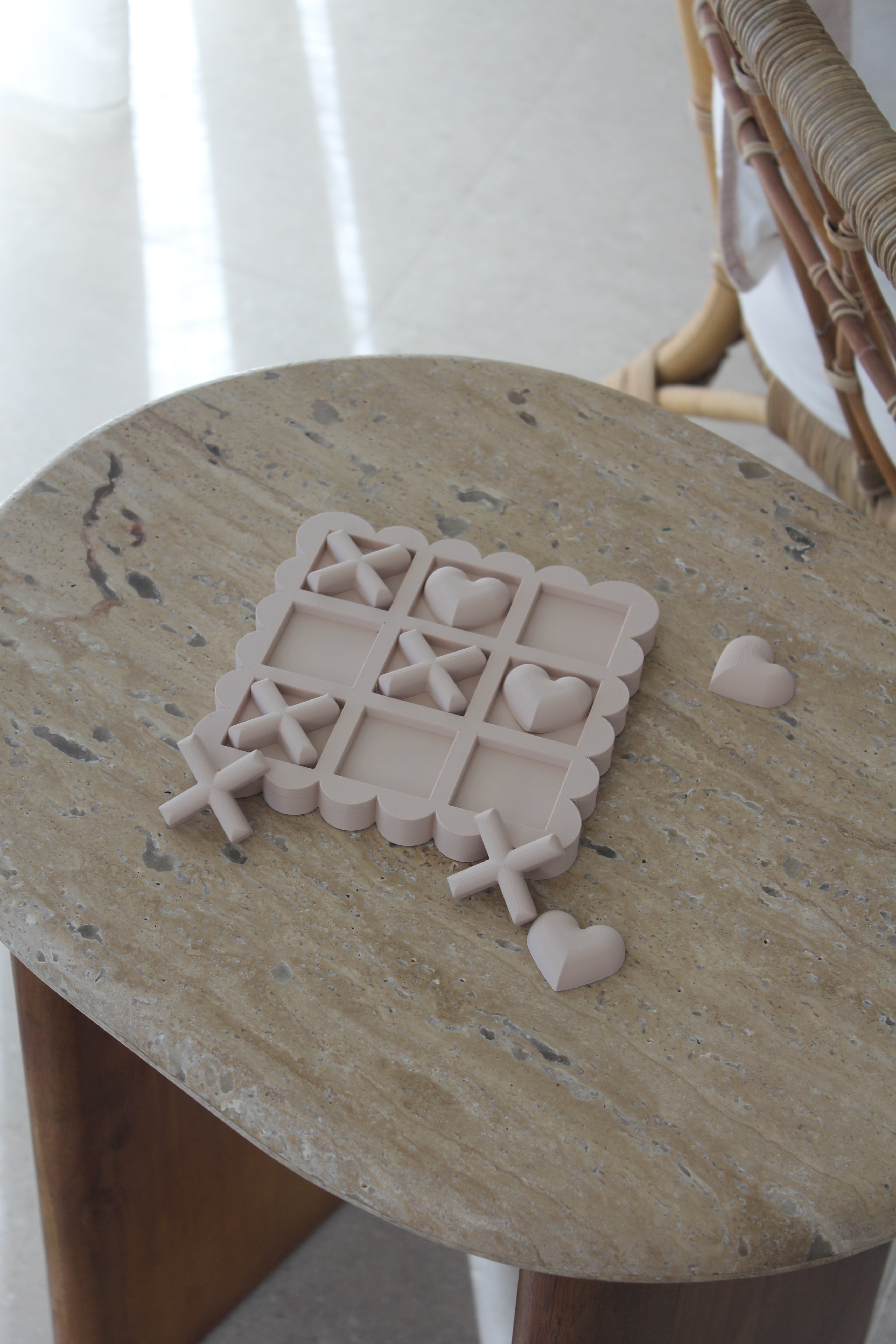 Scalloped Beige Noughts and Crosses