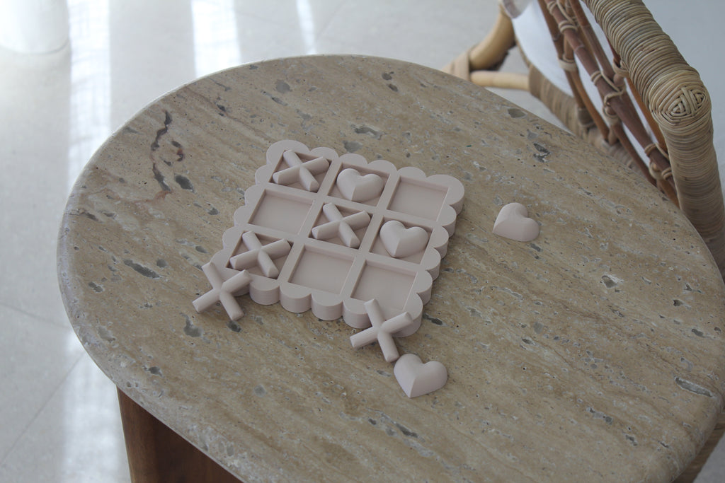 Scalloped Beige Noughts and Crosses